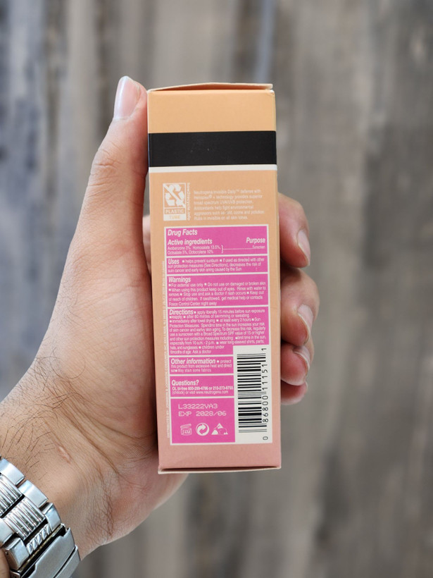 کرم ضد آفتاب SPF60 نوتروژینا مدل nvisible Daily Defense Non حجم 88 میلی لیتر